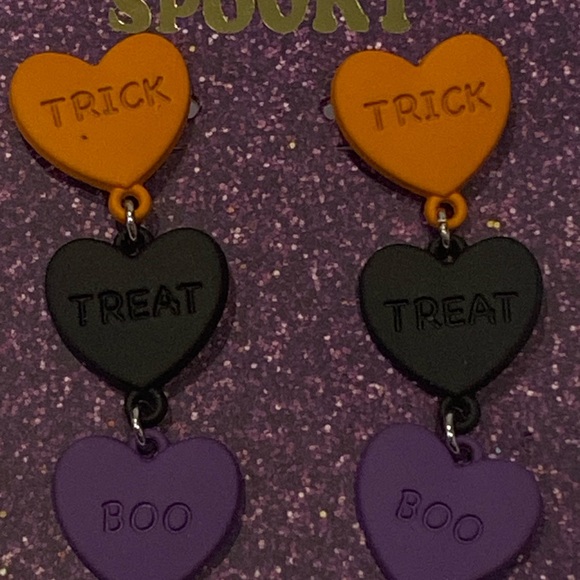 3-Piece Bundle of Halloween-Themed Accessories Earrings Hair Jaw Clips Nails NWT - Picture 5 of 11